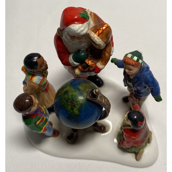Department 56 Santa Comes To Town Snow Village 55015 Santa with Globe 2000 - Picture 6 of 7